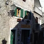 Mime - Small House Apartman *