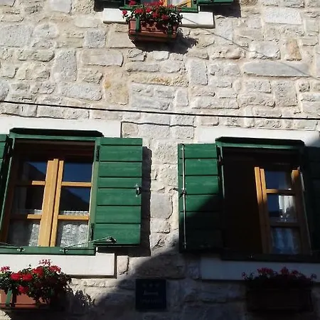 Mime - Small House Lägenhet Vodice