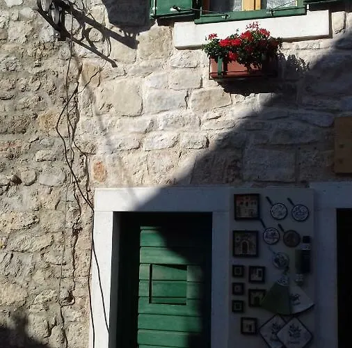 Mime - Small House * Vodice